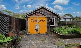 61 Blanding Ave, Barrington, RI 02806