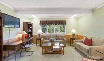 700 Crowfields Ln, Asheville, NC 28803