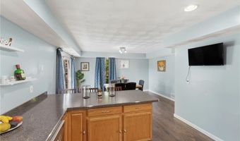 61 Metropolitan Ave, Cranston, RI 02920