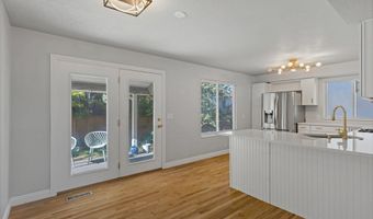 433 W CHASE Ln N, Centerville, UT 84014