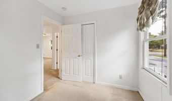 56 Miracle Ln, Albany, NY 12211