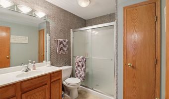 1530 Ashwood Dr, Altoona, IA 50009