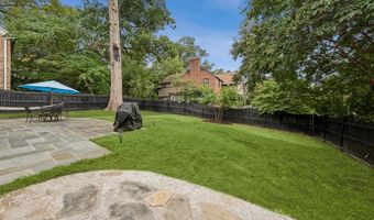 3801 LORCOM Ln N, Arlington, VA 22207