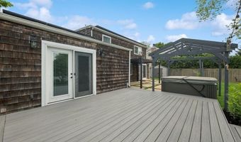46 Purdy Ln, Amityville, NY 11795
