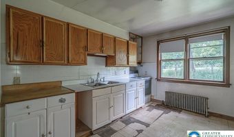 79 Mountain Lake Rd, Belvidere, NJ 07823