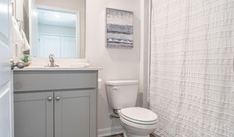 205 Maddox Dr, Aberdeen, NC 28315