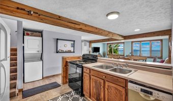 15 Lake Hurst Dr, Ashtabula, OH 44004