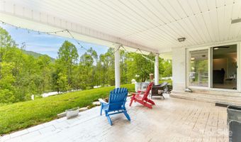 81 Amsoil Dr, Bakersville, NC 28705