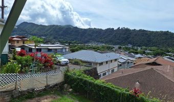 819 Puunani Pl B, Honolulu, HI 96817