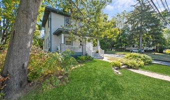 29 Lake St, Amityville, NY 11701