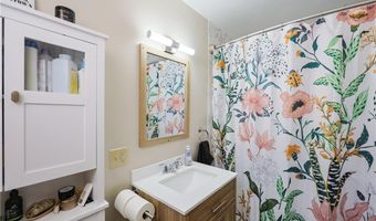 8 Lawrence St, Cumberland, RI 02864