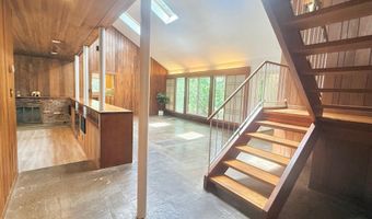 6819 SELKIRK, Bethesda, MD 20817
