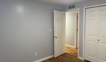 7 Metroview Ct, Ann Arbor, MI 48108