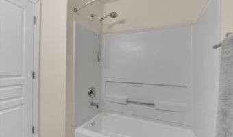 2801 Waterfront Ave, Algonquin, IL 60102