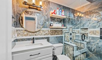 102 Battery Ln 102, Beaufort, SC 29902