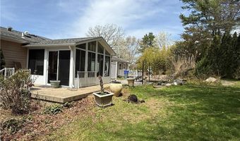 1 Edgewood Ave, Hopkinton, RI 02804