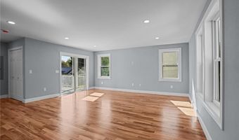 135 Old Mill Blvd, Warwick, RI 02889