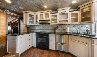 584 Apple Dr, Akron, OH 44319