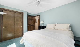 11 Renfrew Ave, Middletown, RI 02842