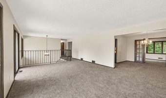 108 Hidden Meadow Rd, Apple Valley, MN 55124