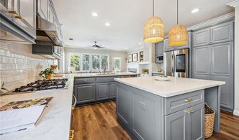 8850 E Cloudview Way, Anaheim, CA 92808