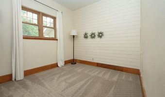 1127 Parriott, Aplington, IA 50604