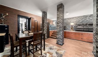 41 Ben Lippen School Rd, Asheville, NC 28806