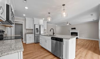 3671 Bellflower Dr, Ayden, NC 28513