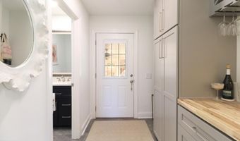 1092 W Lake Dr, Athens, GA 30606