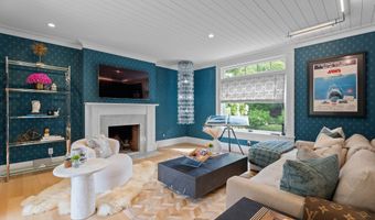 8 Gaylea Dr, Branford, CT 06405