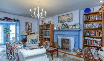 210 NE Valley St, Abingdon, VA 24210