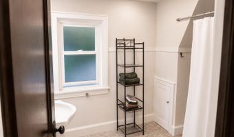 1210 W PACKARD St, Appleton, WI 54914
