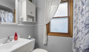 2103 N CLARK St, Appleton, WI 54911