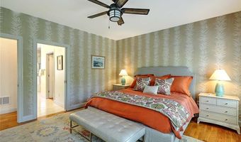 49 Walley St, Bristol, RI 02809