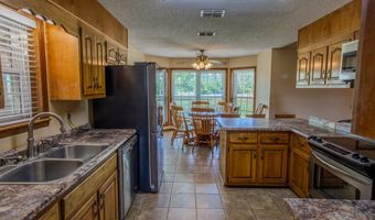 68 Smart Rd, Baxley, GA 31513