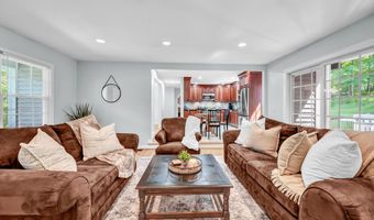 9 Arapaho Rd, Brookfield, CT 06804