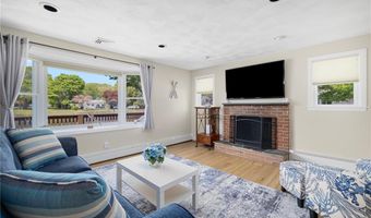 106 N River Dr, Narragansett, RI 02882