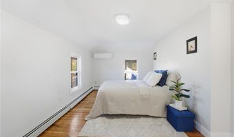 207 Mendon Rd, Cumberland, RI 02864