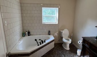 2035 Galere Rd, Bay St. Louis, MS 39520