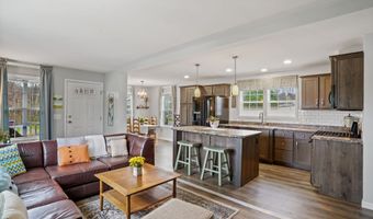 53 Greenlawn Dr, Danbury, CT 06810