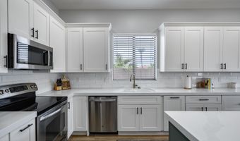 1732 W HOPI Dr, Chandler, AZ 85224