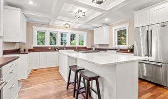 132 S GARFIELD St, Arlington, VA 22204
