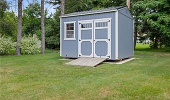 1203 Greenfield Dr, Alden, NY 14004