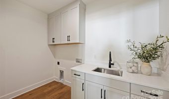 1415 Winston Dr, Charlotte, NC 28205