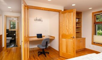 2135 Tuomy Rd, Ann Arbor, MI 48104