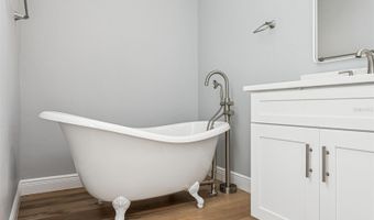 769 KINGSTON Ct, Apollo Beach, FL 33572