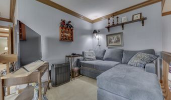 1521 Secretariat Ln, Indianapolis, IN 46217