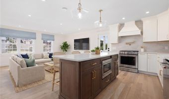 40 Atlantic St, Newport, RI 02840
