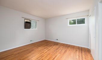 540 Sherman Ave, Belford, NJ 07718