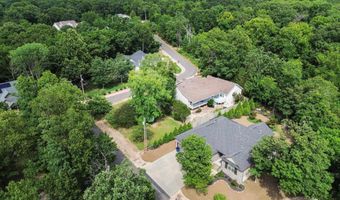 1 Berrydale Ln, Bella Vista, AR 72715